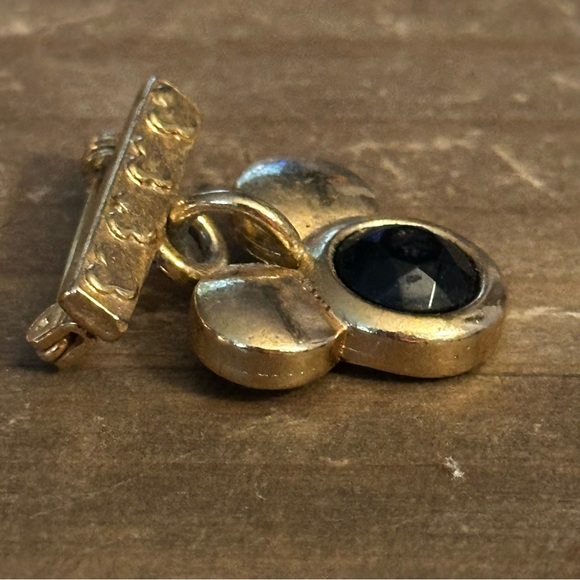 Vintage Disney AAI gold tone Mickey Mouse ears brooch - Picture 2 of 5